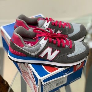 New Balance 574 sneakers size 8.5